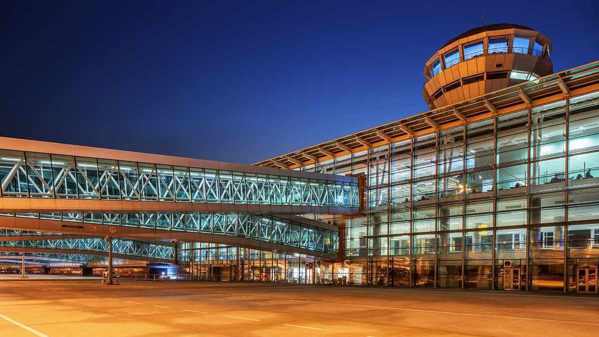 İZMİR ADNAN MENDERES AIRPORT